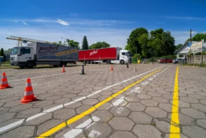 Ciągnik siodłowy z naczepą - Man T65 - szkoła jazdy Perfect Zamość