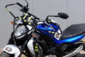 Motocykl Suzuki Gladius 35 kW na placu nauki jazdy Perfect Zamość.